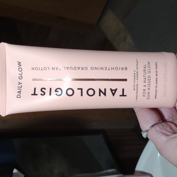 Tanologist Self Tanning Lotion - Picture 1 of 4